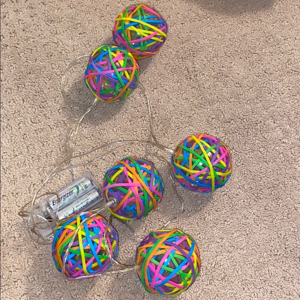 Rubber band battery operated lights